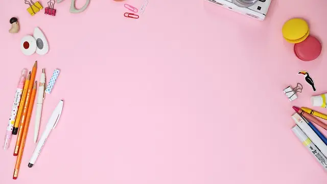 desk-640x480-21210076.jpeg