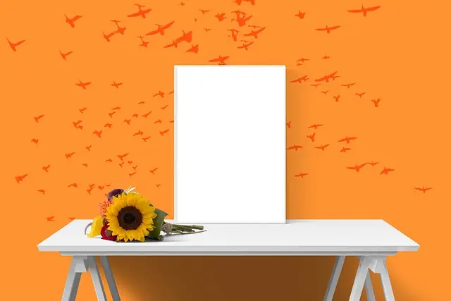 desk-640x480-47661469.jpeg