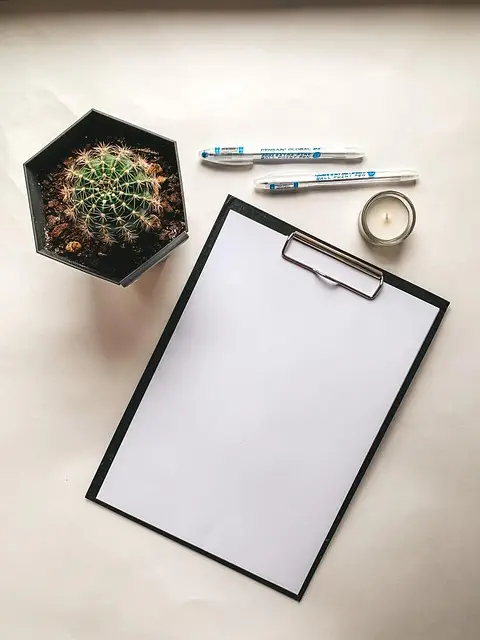 desk-640x480-85377916.jpeg