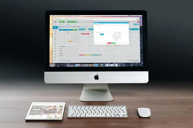desk-640x480-46062910.jpeg